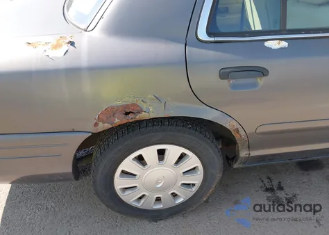 2006 Ford Crown Victoria Police Interceptor z USA, uszkodzony, nr VIN 2FAFP71W86X152187